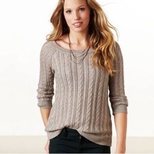 American Eagle Cable Knit Sweater Tan Crew Neck High Low Size Medium